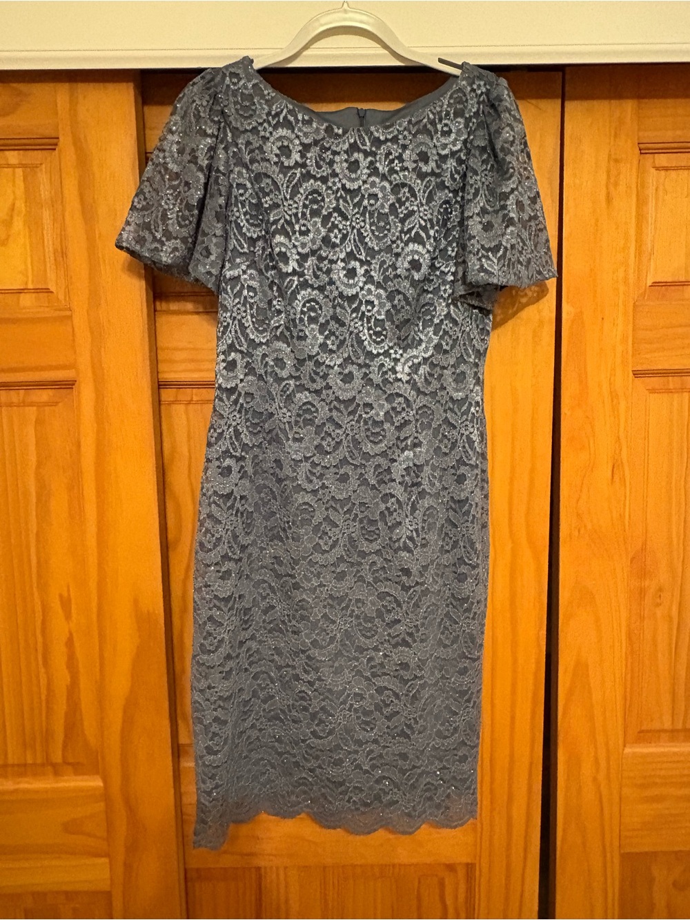 Jessica Howard Blue-Gray Lace Cocktail Dress